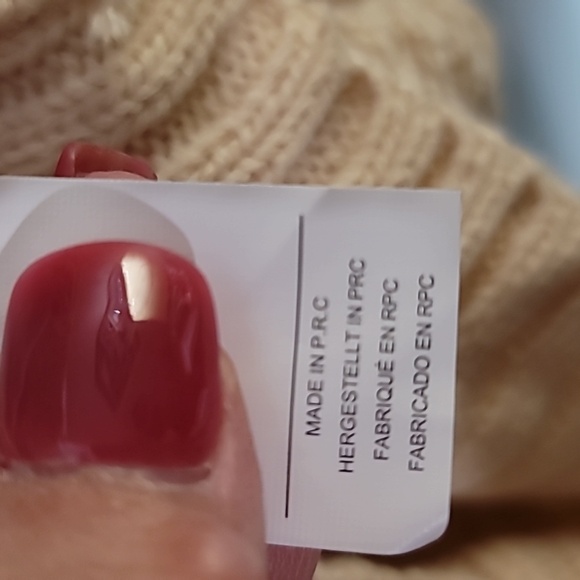 Elegant Beige Cable Knit Sweater - Picture 7 of 8